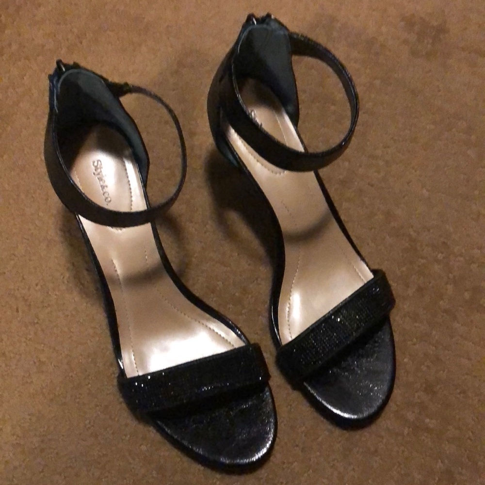 Phillys Two-Piece Evening Sandals, Black